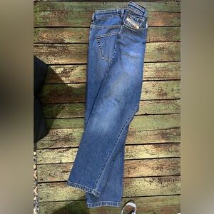 Diesel Button Fly Size: 34x32